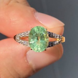Stunning Gems Natural Paraiba tourmaline & Diamond solitaire ring 9ct Yellow Gold – size N