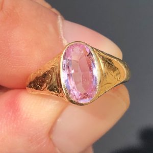 Gorgeous antique Victorian natural Pink Topaz Signet Gypsy Ring 18ct Gold
