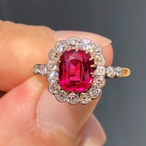 Stunning Antique Victorian Syn Ruby & Old cut Diamond ring 18ct Gold