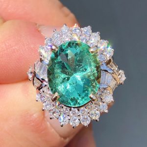 Stunning Vintage Natural 6ct Colombian Emerald & Diamond Statement Ring 18ct White Gold - To size L & half