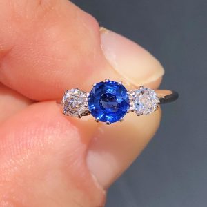 Stunning Antique Edwardian natural Sapphire & Diamond Platinum Three Stone Ring