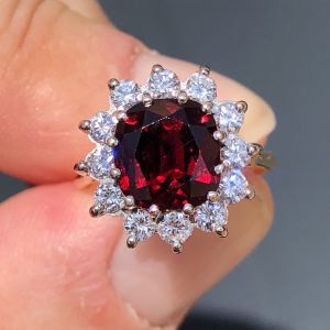 Stunning Vintage Natural Ruby & Diamond Cluster Ring 18ct Gold