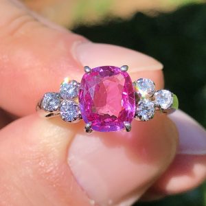 Stunning Vintage Natural 2ct Ceylon Pink Sapphire & Diamond Ring 18ct Gold