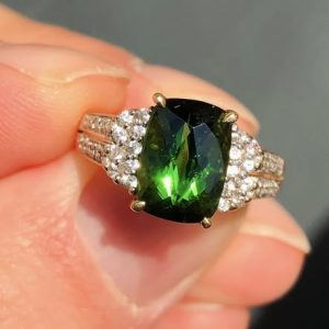 Stunning 2.9ct chrome Green Tourmaline & white stone & Diamond set ring in 9ct yellow gold - Size N