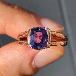 Stunning Antique Art Deco Natural Colour Change Sapphire signet Ring 9ct Gold