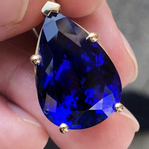 Striking One of a Kind Natural AAAA Tanzanite 26.75 Statement Pendant 18ct Gold