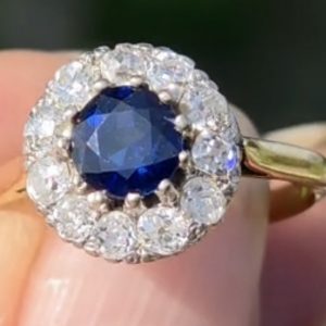 Stunning Antique Natural Sapphire & Old Cut Diamond cluster ring 18ct Gold