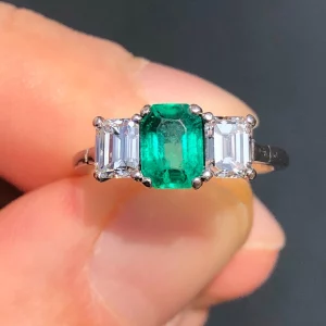 Amazing Antique Art Deco Natural Colombian Emerald & Diamond Platinum Ring
