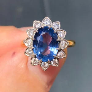Striking Vintage Natural 3.1ct Cornflower Blue Sapphire & Diamond Statement Ring 18ct Gold