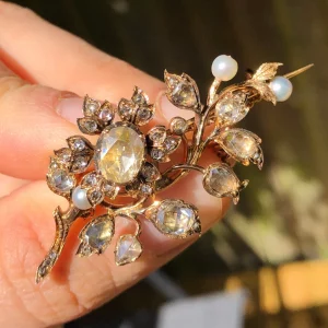 Antique Victorian Natural 2.6ct Old cut Diamond Pendant Brooch 14ct Gold