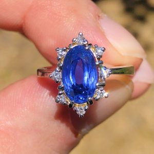 Vintage natural 3.5ct Royal Blue Ceylon Sapphire & Diamond Ring 18ct Gold
