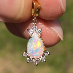Stunning Vintage Natural Australian Opal & Diamond Drop Pendant 18ct Gold