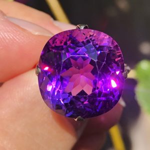 Striking Antique Edwardian Natural 17ct Royal Amethyst Statement Ring 18ct Gold